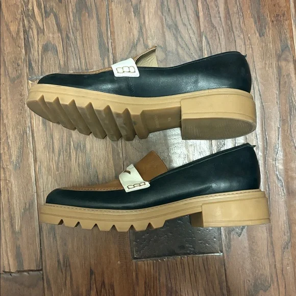 Bernardo Chandler Lug Sole Loafer in Luggage Multi Antique Calf SZ 9.5 EUC - Picture 5 of 7